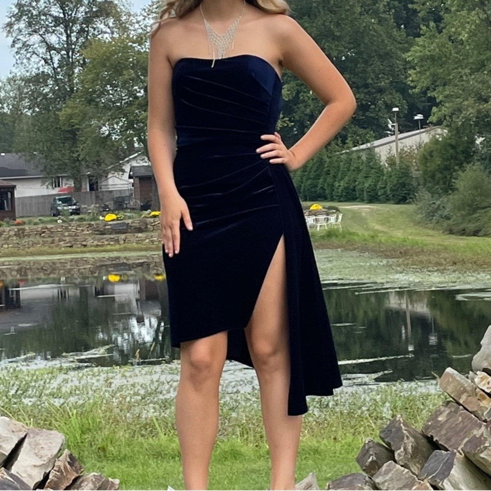 Homecoming Dress. Only worn once. Size 4. Navy blue. - Picture 1 of 3